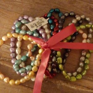 Set of 10 dyed pearl bracelets